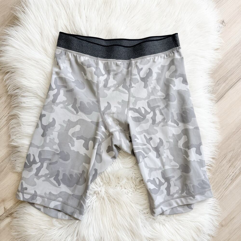 Vuori Men’s Camouflage Limitless Compression Short Gray Size Small dd5431